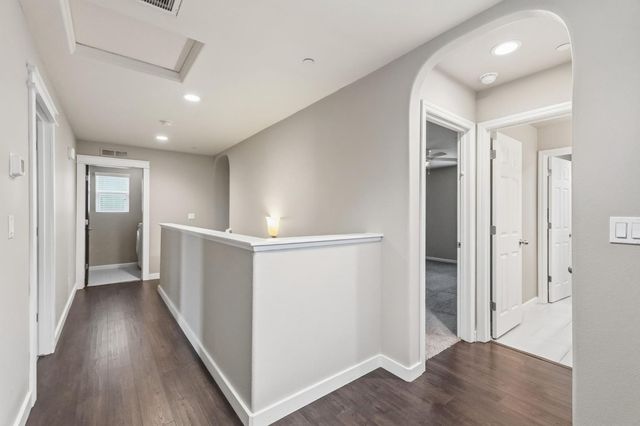 1568 Lambourn Way, Clovis, CA 93619