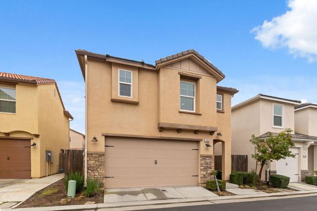 1568 Lambourn Way, Clovis, CA 93619