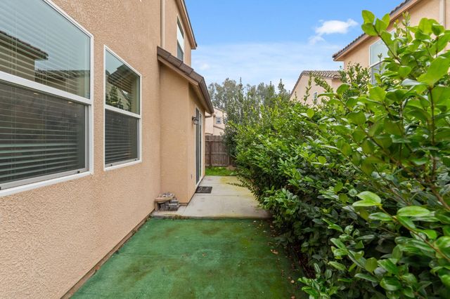 1568 Lambourn Way, Clovis, CA 93619