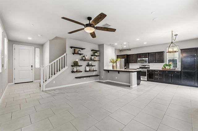 1568 Lambourn Way, Clovis, CA 93619