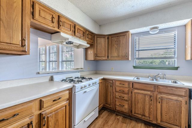 2000 Kenneth Ave B, Austin, TX 78741