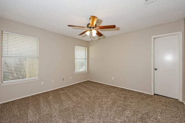 606 Plainview Drive, Mansfield, TX 76063
