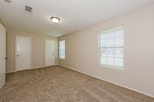 606 Plainview Drive, Mansfield, TX 76063