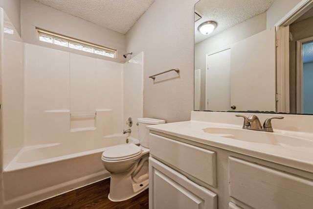 606 Plainview Drive, Mansfield, TX 76063