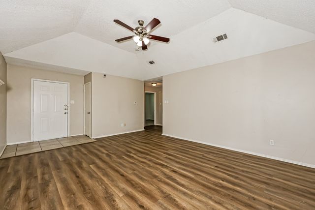 606 Plainview Drive, Mansfield, TX 76063
