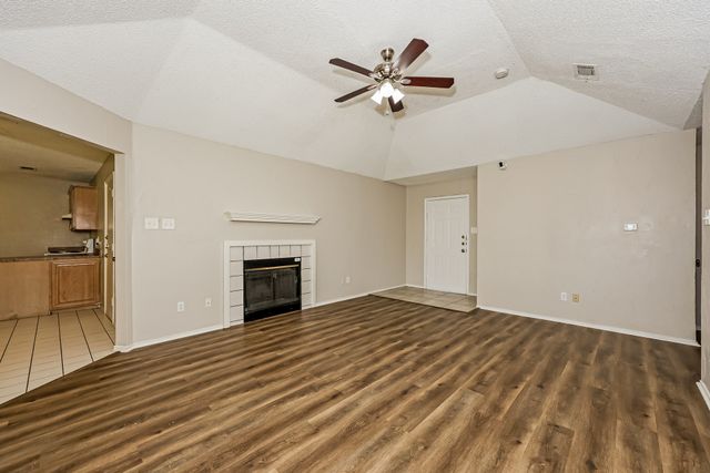 606 Plainview Drive, Mansfield, TX 76063