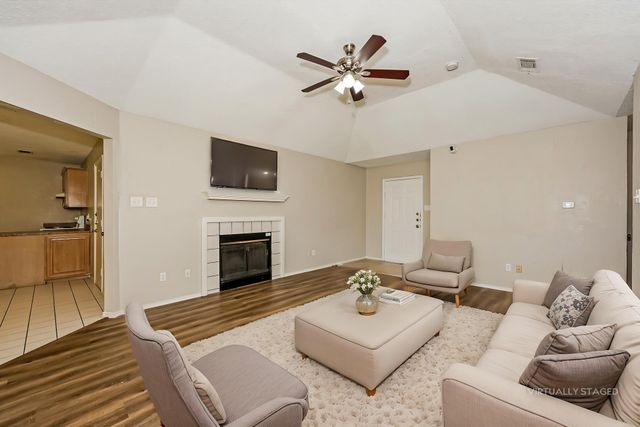 606 Plainview Drive, Mansfield, TX 76063