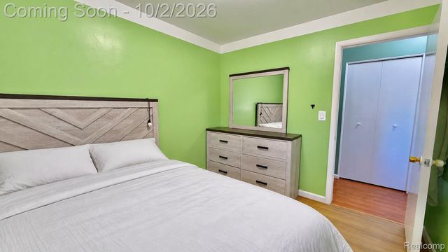 11136 Sunburst Avenue, Warren, MI 48089