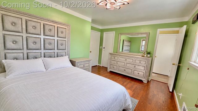 11136 Sunburst Avenue, Warren, MI 48089
