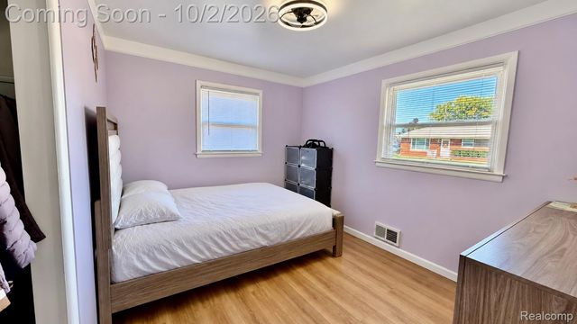 11136 Sunburst Avenue, Warren, MI 48089