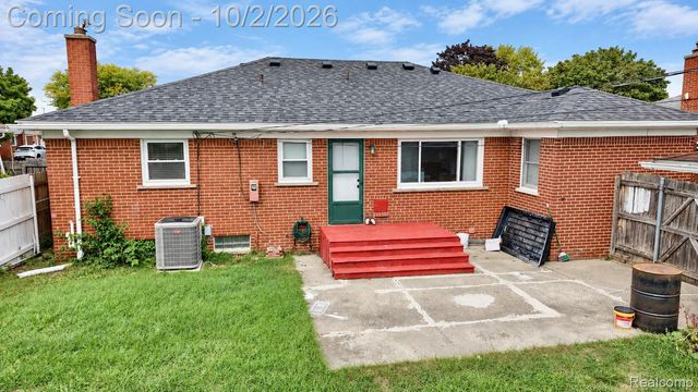 11136 Sunburst Avenue, Warren, MI 48089