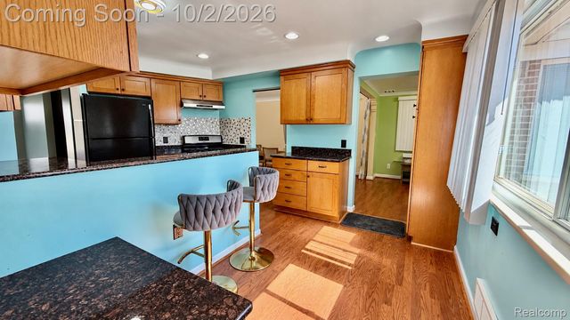11136 Sunburst Avenue, Warren, MI 48089