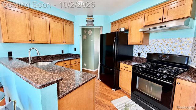 11136 Sunburst Avenue, Warren, MI 48089