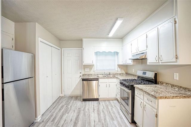 1516 Pine Cone NW Lane, Conyers, GA 30012