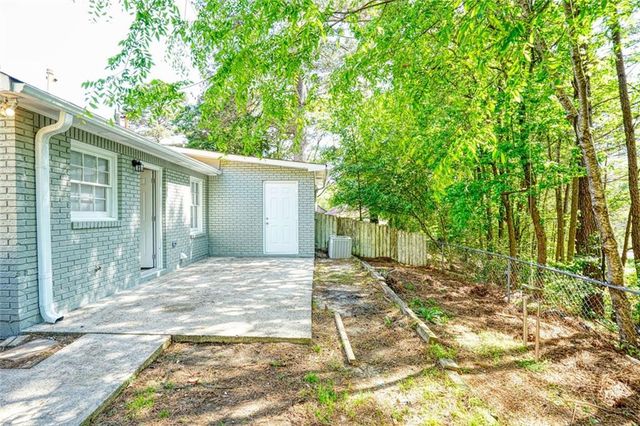 1516 Pine Cone NW Lane, Conyers, GA 30012