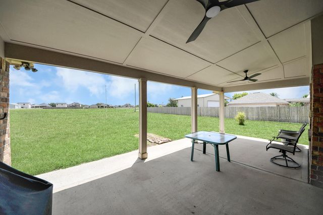 14618 Stablebrook Drive, Beach City, TX 77523