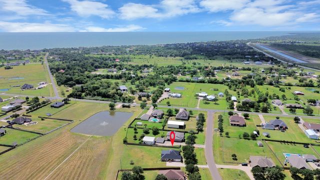 14618 Stablebrook Drive, Beach City, TX 77523