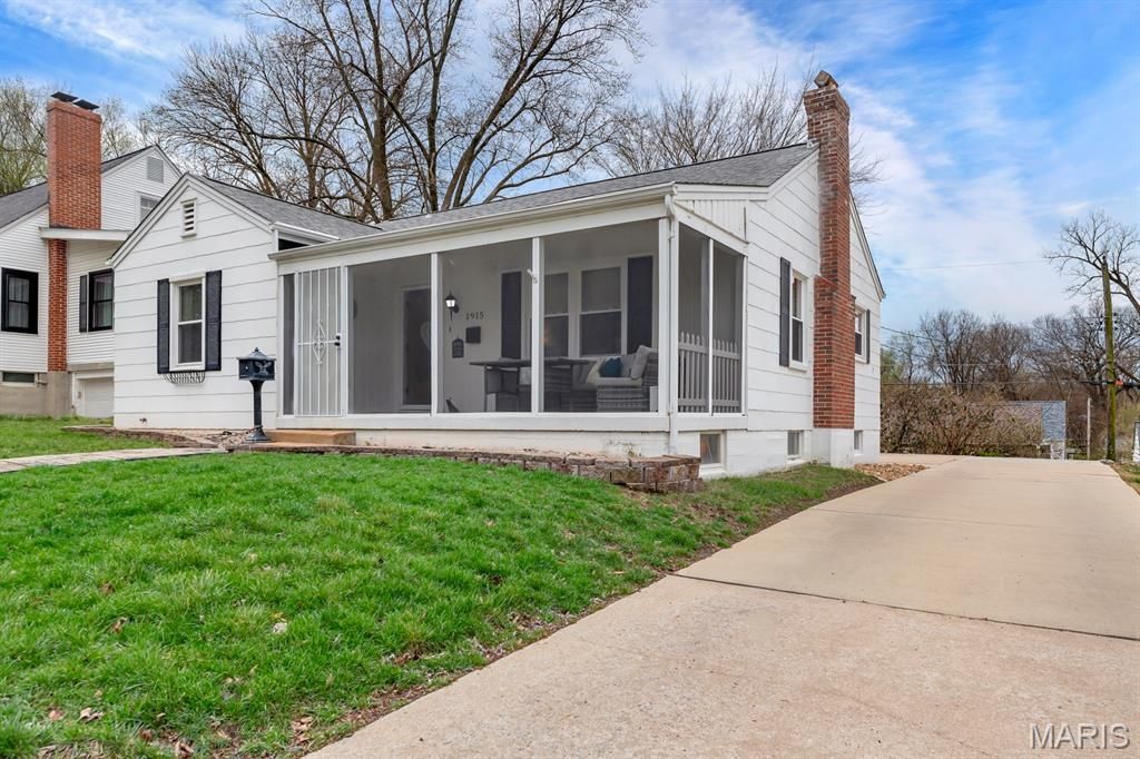 1915 McNair Place, St Charles, MO 63301
