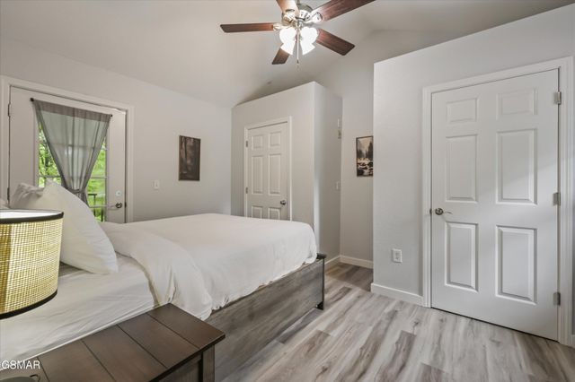 537 Johnson Ln Apt 1, Gatlinburg, TN 37738