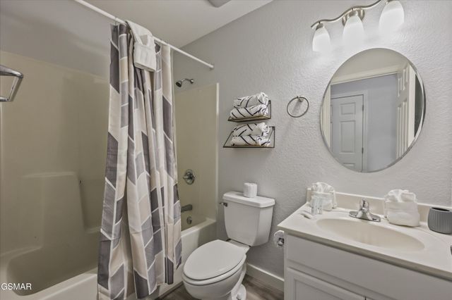 537 Johnson Ln Apt 1, Gatlinburg, TN 37738