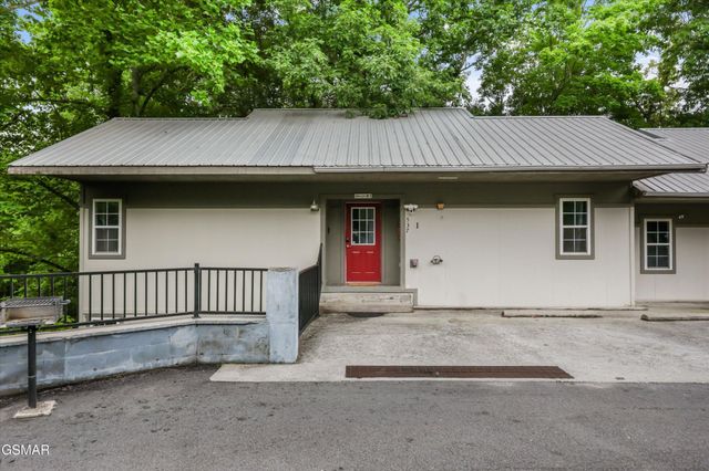 537 Johnson Ln Apt 1, Gatlinburg, TN 37738