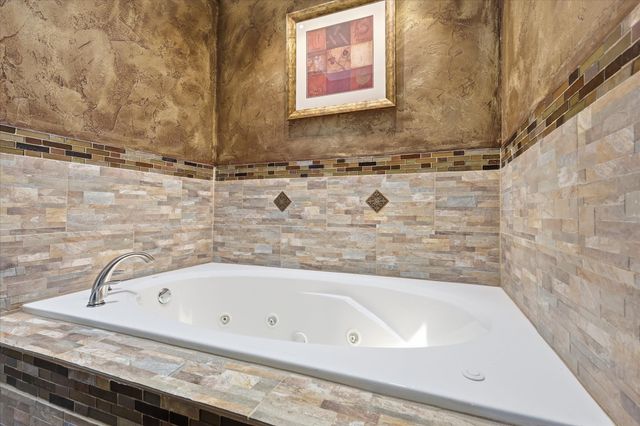 2008 Iron Horse Court, Arlington, TX 76017
