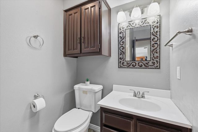 2008 Iron Horse Court, Arlington, TX 76017