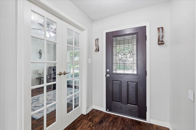 2008 Iron Horse Court, Arlington, TX 76017