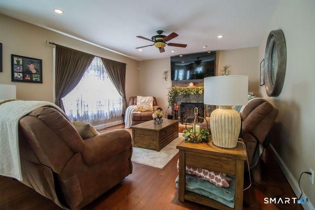 1 James Place, Plainville, CT 06062