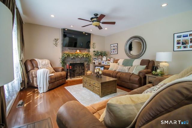 1 James Place, Plainville, CT 06062