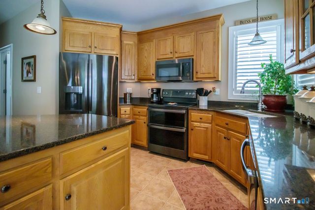 1 James Place, Plainville, CT 06062
