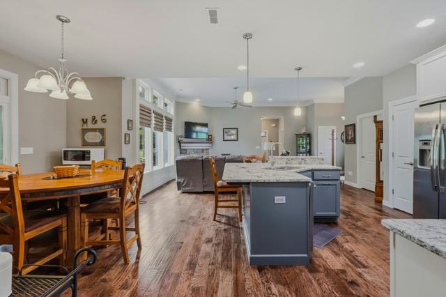 3812 CANYON RIDGE DR, Columbia, MO 65202