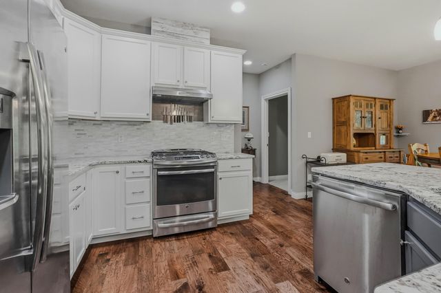 3812 CANYON RIDGE DR, Columbia, MO 65202