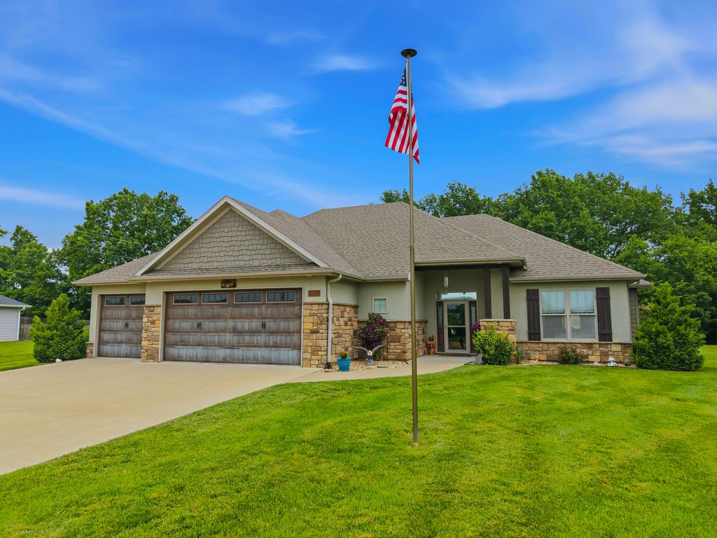 3812 CANYON RIDGE DR, Columbia, MO 65202