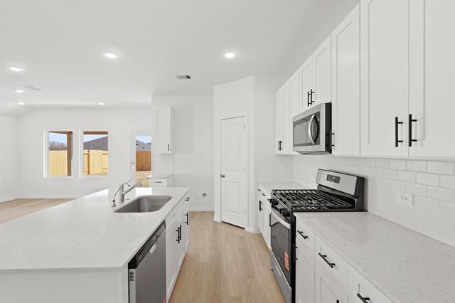 16426 Pinebrook Leaf Lane, Magnolia, TX 77355