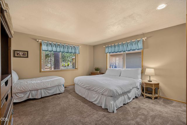17924 Foursome Lane, Sunriver, OR 97707