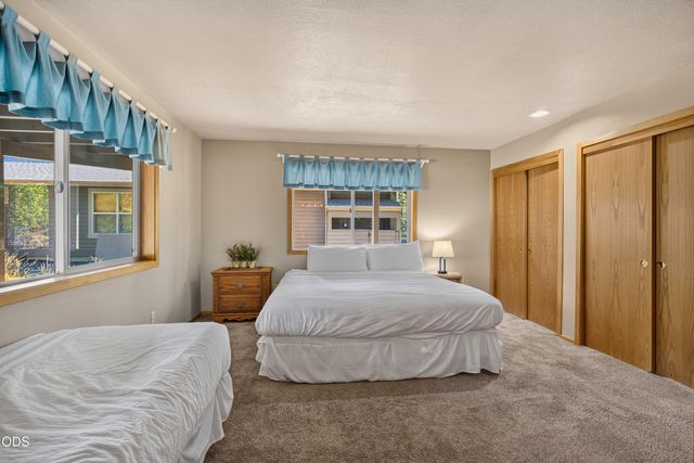 17924 Foursome Lane, Sunriver, OR 97707