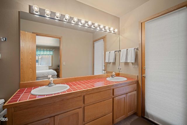 17924 Foursome Lane, Sunriver, OR 97707