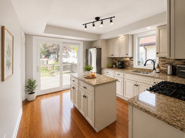 34 Baxter Ave 34, Quincy, MA 02169