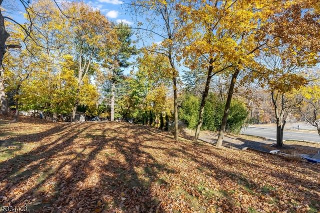 106 Pompton Ave, Cedar Grove Twp., NJ 07009