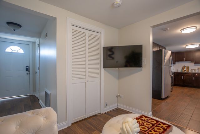 12842 Winchester Avenue, Blue Island, IL 60406