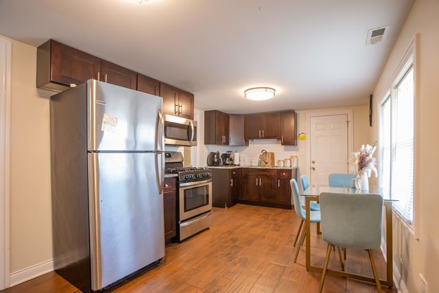 12842 Winchester Avenue, Blue Island, IL 60406