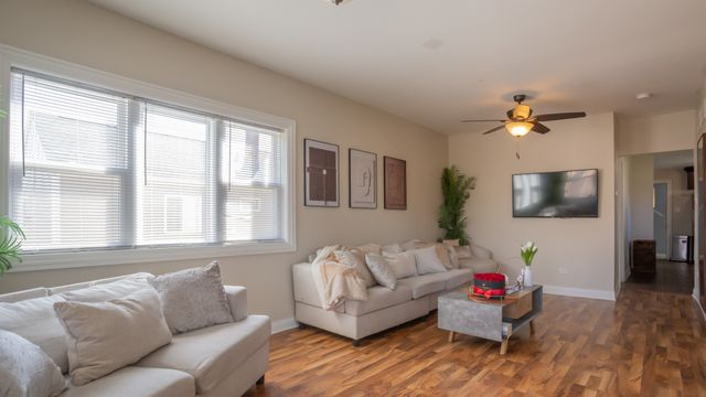 12842 Winchester Avenue, Blue Island, IL 60406
