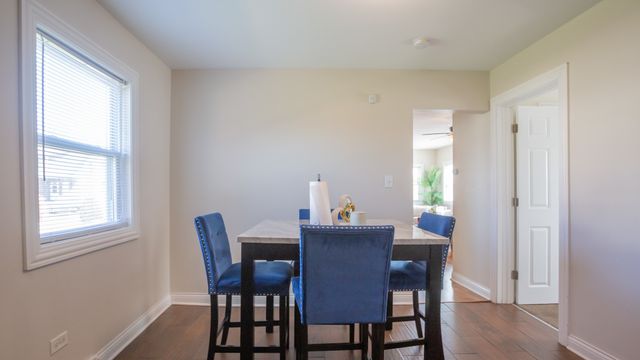 12842 Winchester Avenue, Blue Island, IL 60406