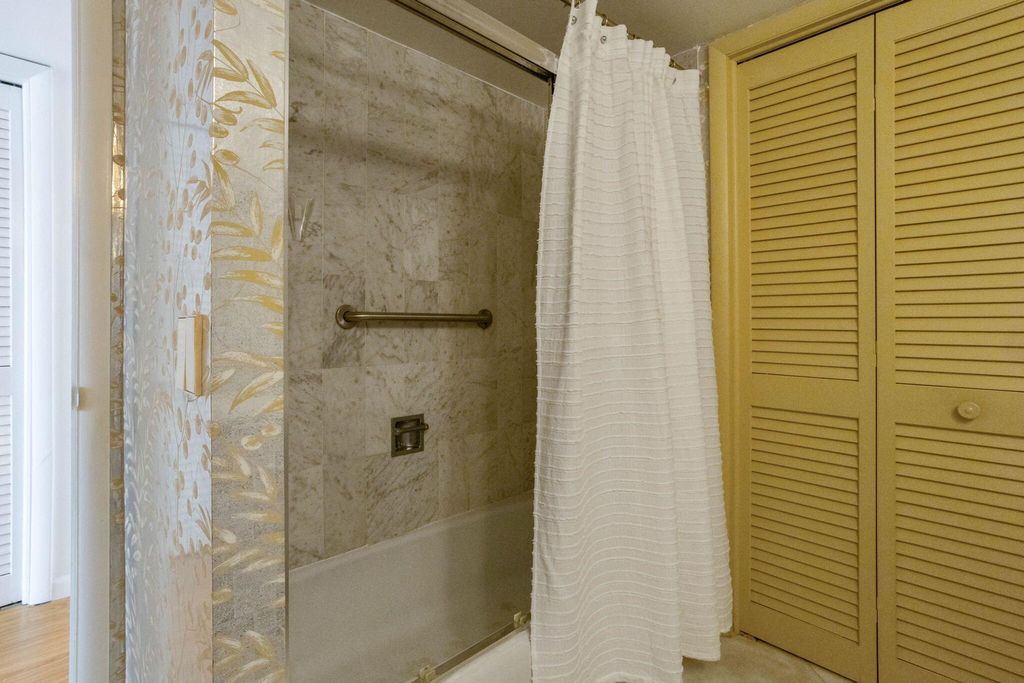 Image 28 of property listing at 4750 S Ocean Boulevard 907, Highland Beach, FL 33487