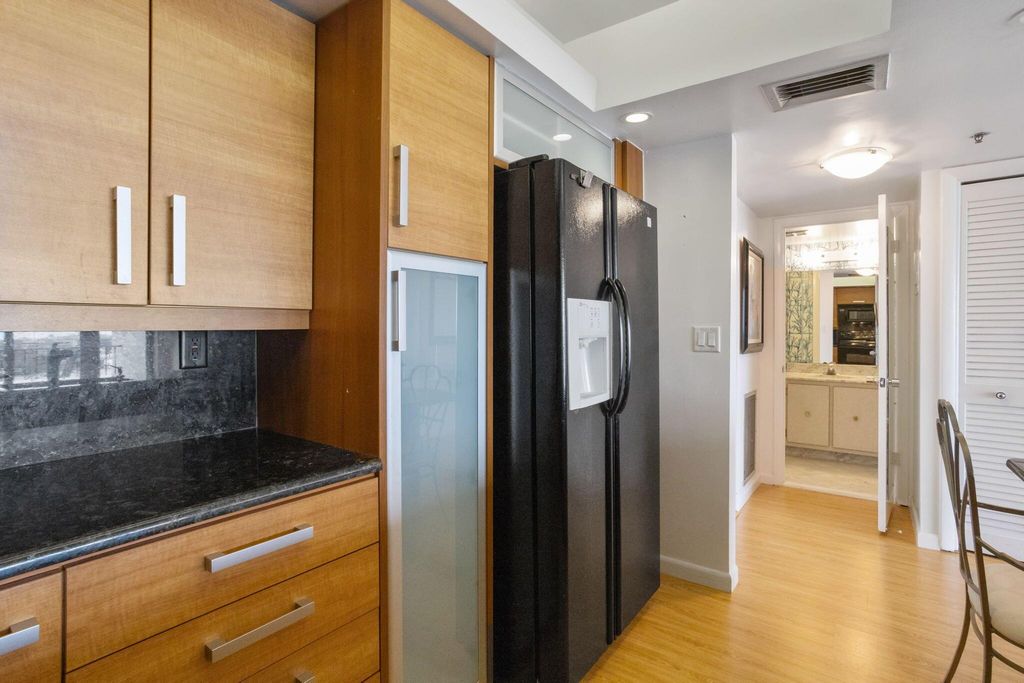 Image 31 of property listing at 4750 S Ocean Boulevard 907, Highland Beach, FL 33487