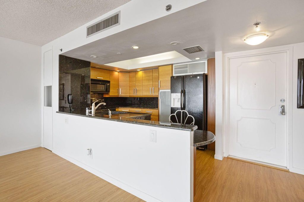 Image 33 of property listing at 4750 S Ocean Boulevard 907, Highland Beach, FL 33487