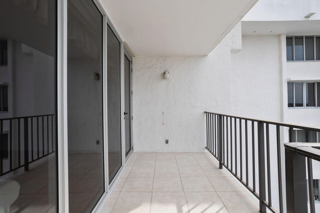 Image 36 of property listing at 4750 S Ocean Boulevard 907, Highland Beach, FL 33487