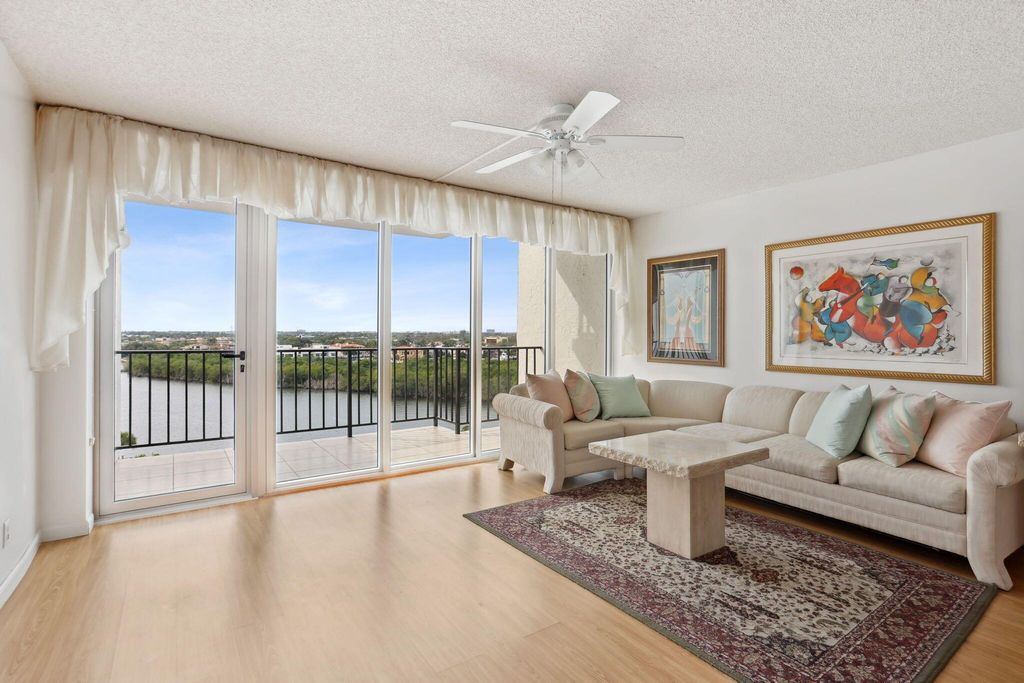 Image 6 of property listing at 4750 S Ocean Boulevard 907, Highland Beach, FL 33487