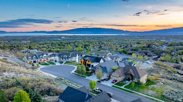 10207 N BAYHILL DR, Cedar Hills, UT 84062